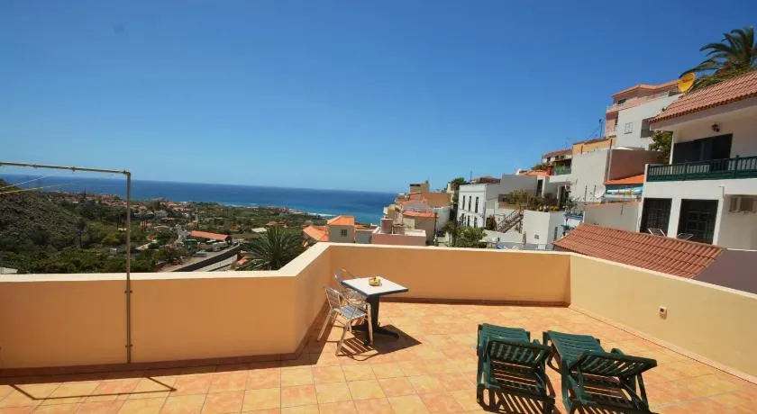 Apartamentos Andrea - Image 1
