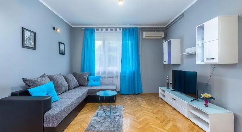 Apartman Lucia-private parking - Image 1