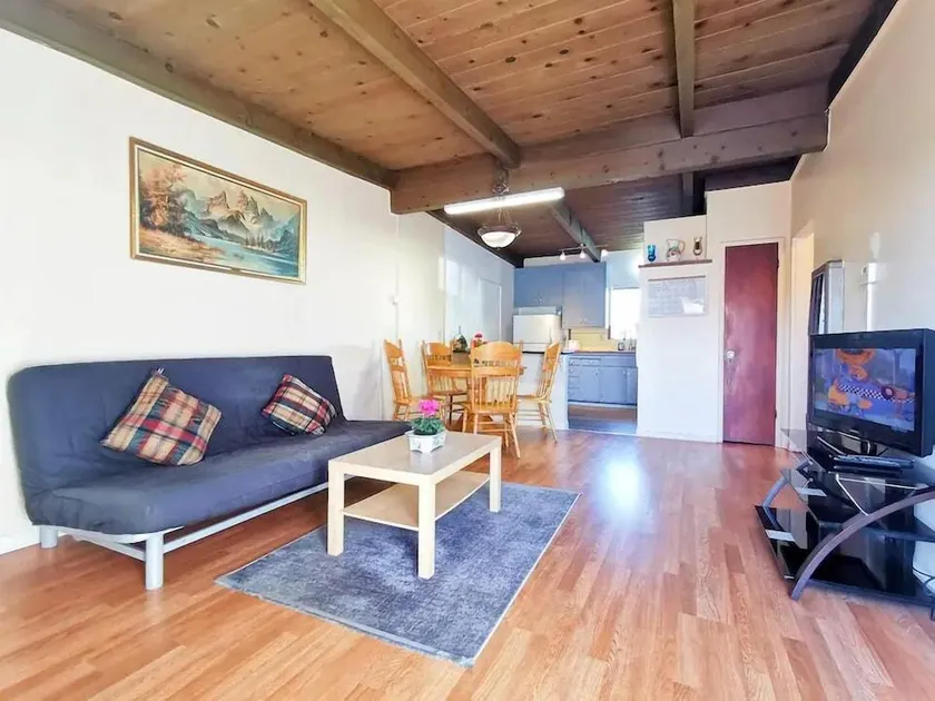 Comfy 2BR 1Bath Apartment near HWY580-80 - Image 1