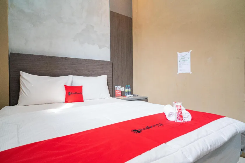 RedDoorz near Wisata Paribendo Lawang - Image 1