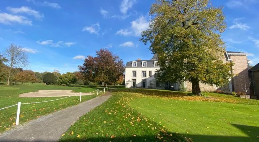 La chambre et le studio du château du golf de Bernalmont - Image 1