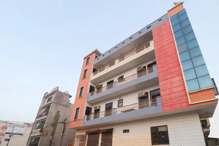 Sitaram Inn - Image 1