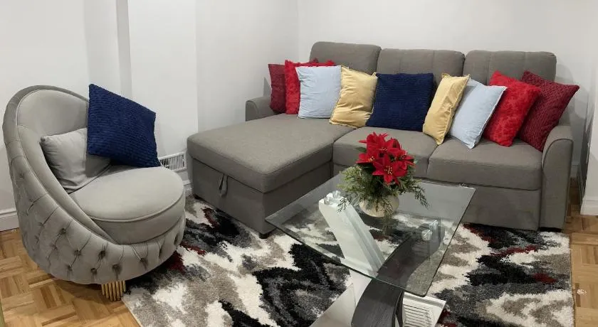 Brand New Comfortable and Cozy Apartment near the Airport - Image 1
