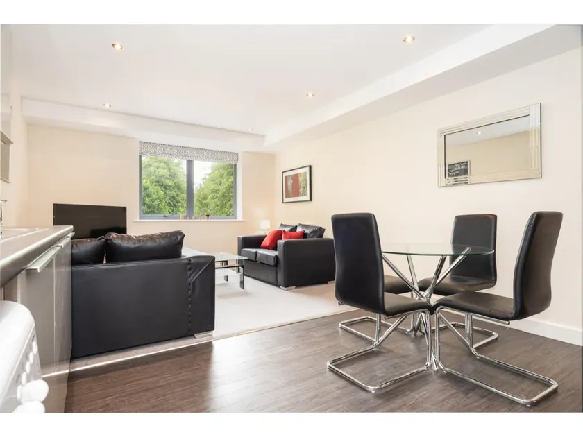4 Chapel Apartments Stylish 2-Bed Flat Near York City Centre Pass the Keys - Image 1