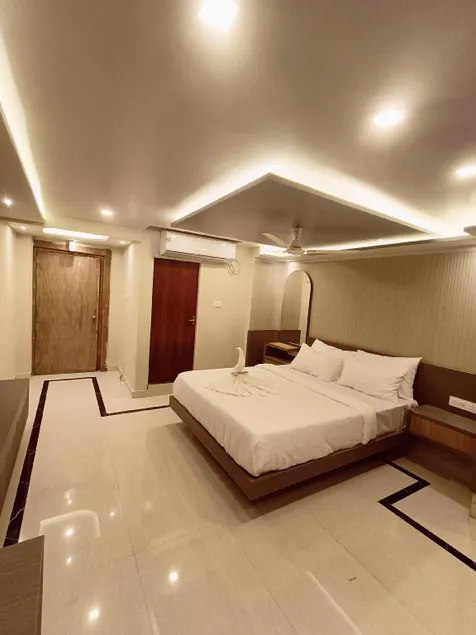 Hotel High Rise - Image 1