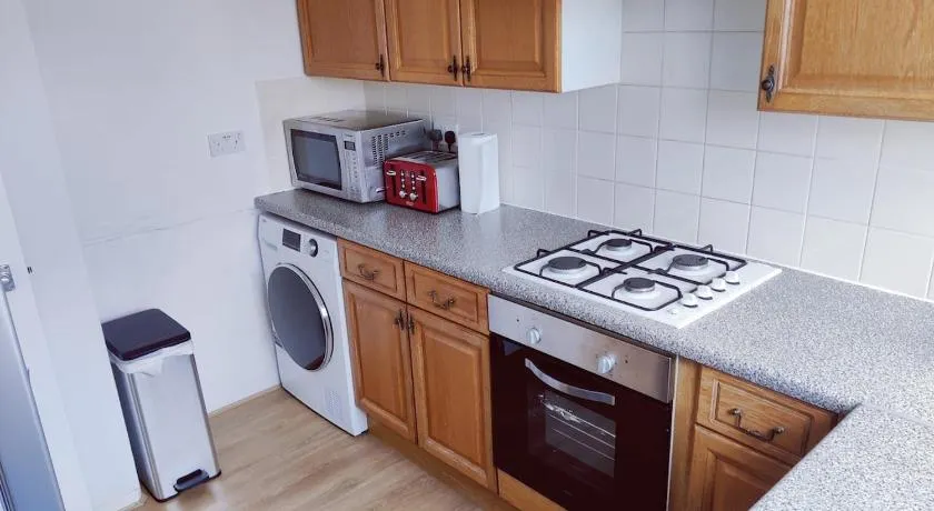 Two Floor Flat in Town Center - Image 1