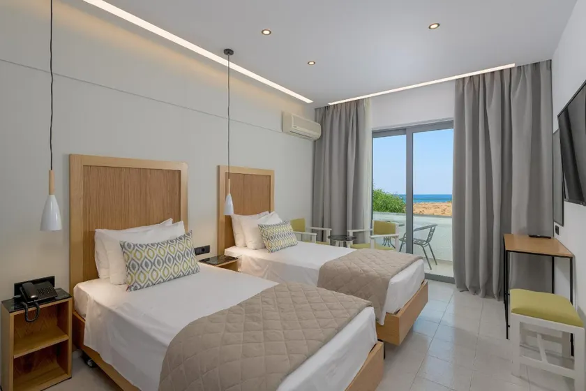 Nirvana Beach Hotel - Image 1