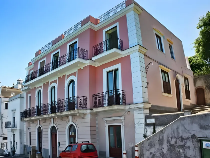 Capri Inn - Image 1