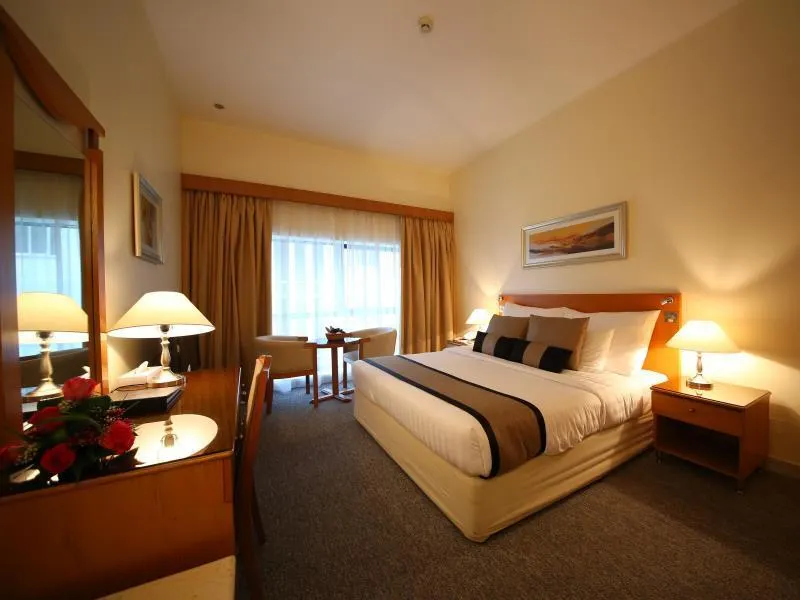 Lords Hotel Apartments - Image 1