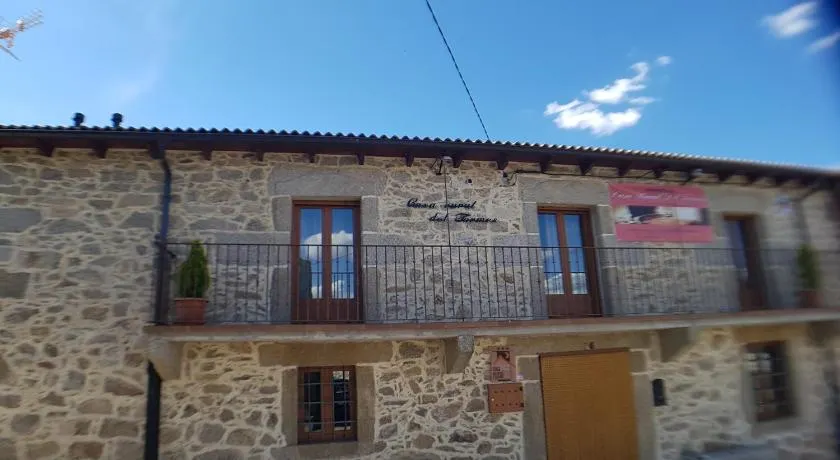 Maison de campagne \"Casa Rural Del Tormes\" avec vue sur la montagne, terrasse privée et jardin privé - Image 1