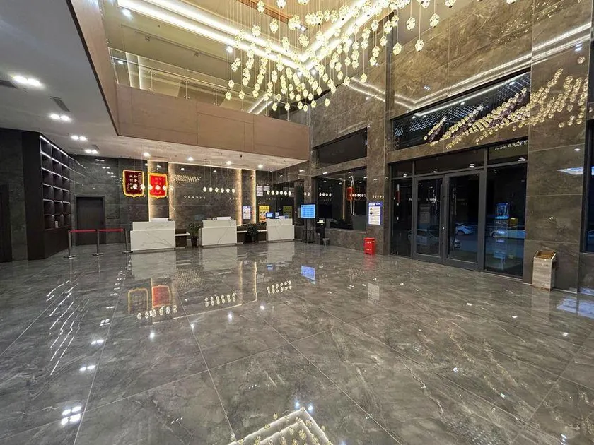 Dronizagulu Hotel - Image 1