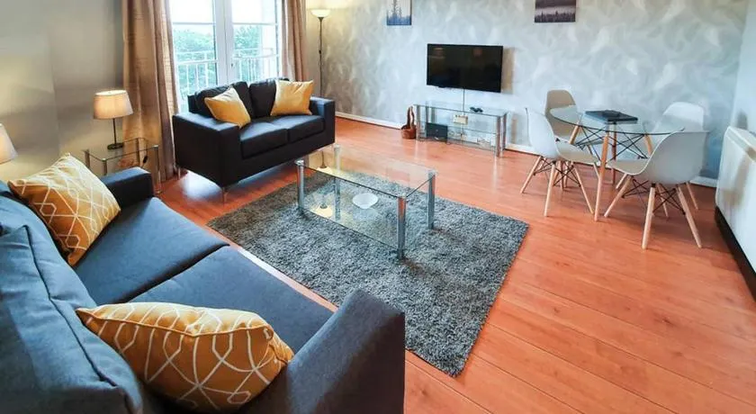 Hilton Wynd Apartment - Image 1