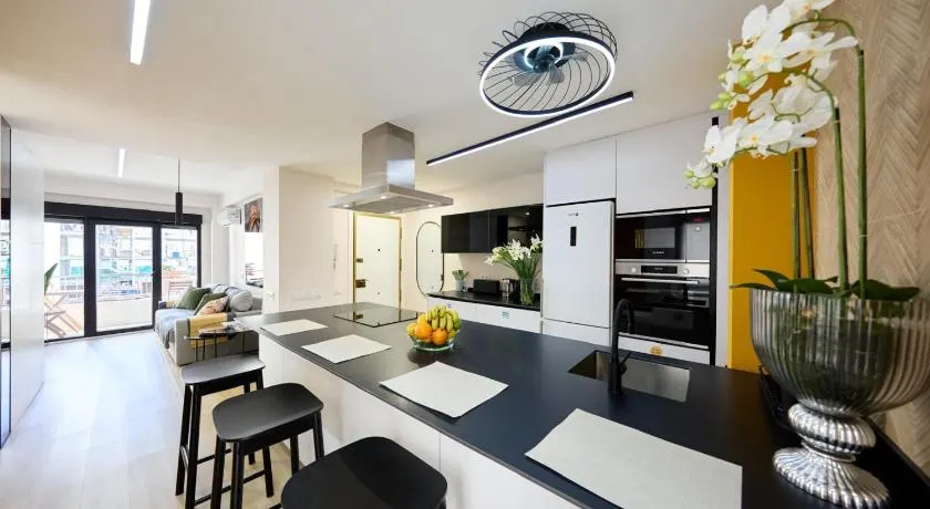 Apartamento moderno para 5 con Parking y balcón en Cartagena centro - Image 1