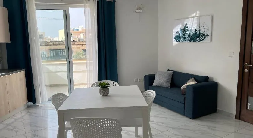 Condo with Patio overlooking Piazza - Image 1