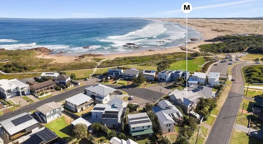 Birubi Point House, 56 Ocean Ave - stunning water views, ducted air con - Image 1