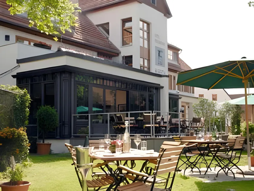 Romantik Hotel & Restaurant Hirsch - Image 1