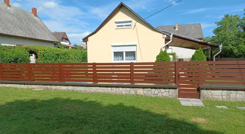 Napfény Vendégház - Image 1