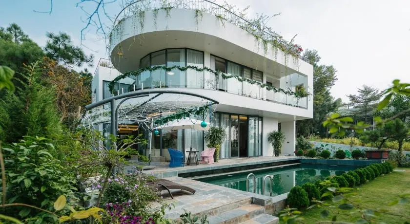 BOM HOMES - FLAMIGO ĐẠI LẢI resort- Full Service - Image 1