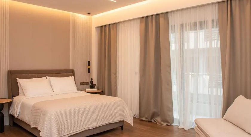 LUMINA Luxury Suites - Image 1