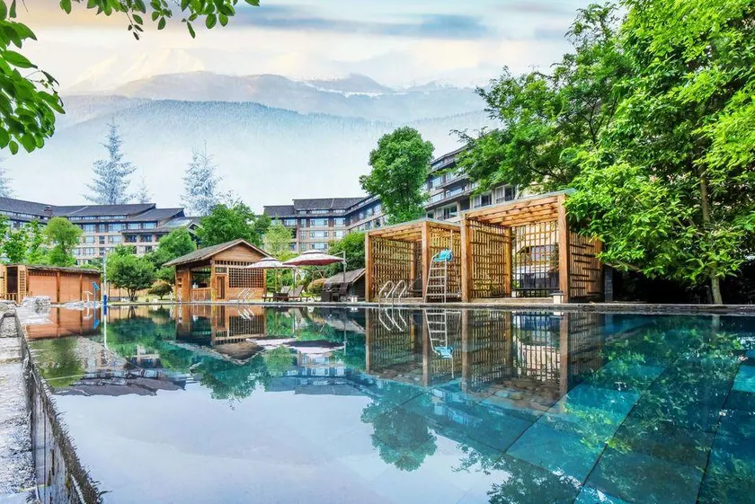 Hotels in Yuquan Bay - Image 1