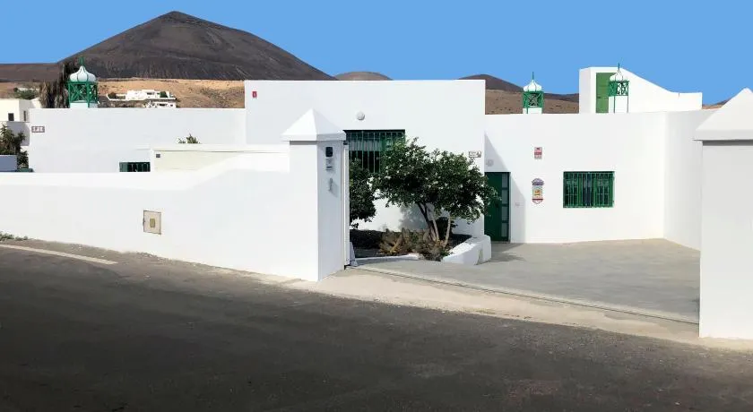 LOS ABUELOS - Image 1