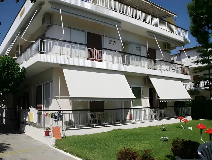 Akrogiali Beach Rooms - Image 1