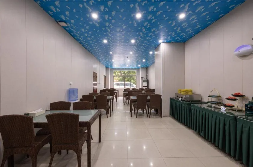 Vienna Hotel Huizhou Huiyang Danshui - Image 1
