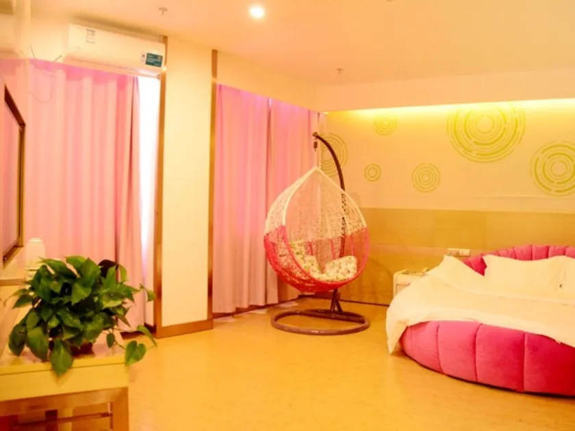 GreenTree Inn Taiyuan Wanbailin District West Bua Station Express Hotel - Image 1