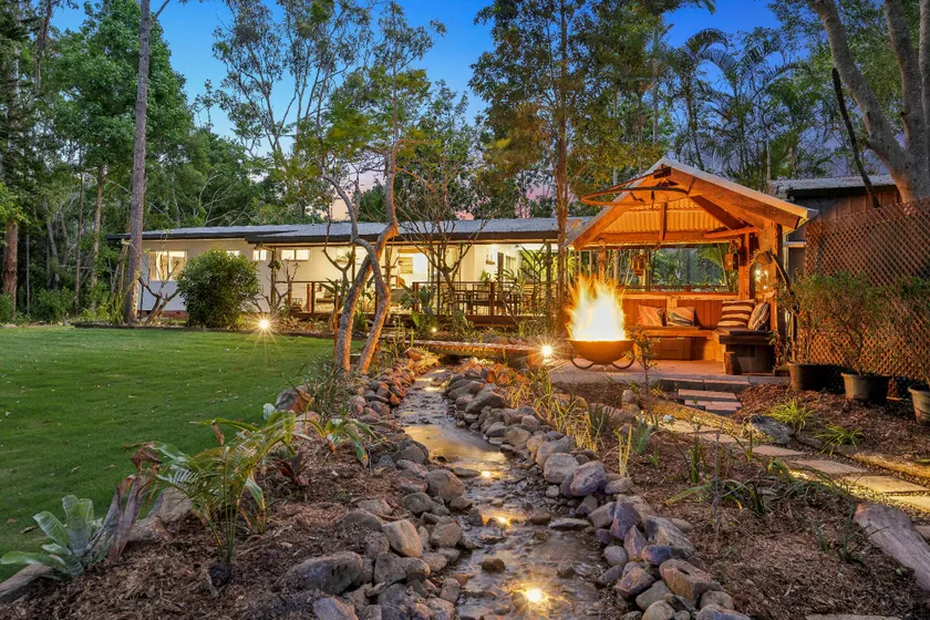Tamborine Creek Stay - Fireplace and close to Theme Parks & Mount Tamborine - Image 1