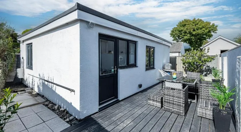 The Cove at No 1 Trearddur Road - Image 1