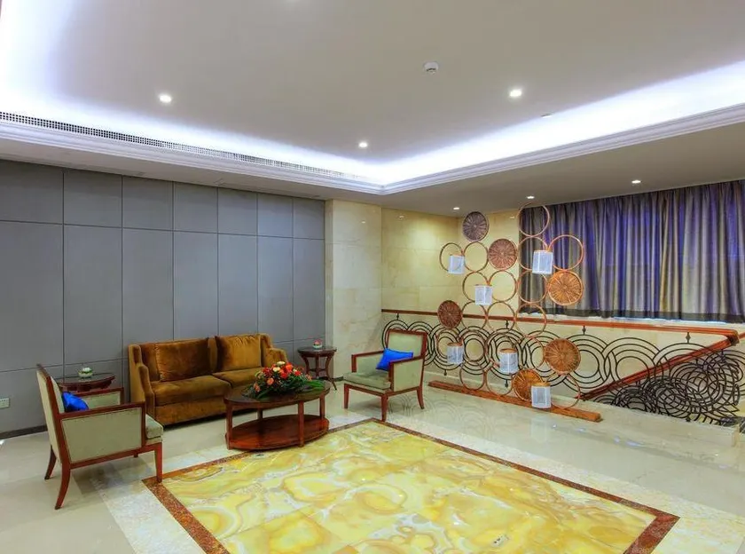 Ruili Hotel - Image 1