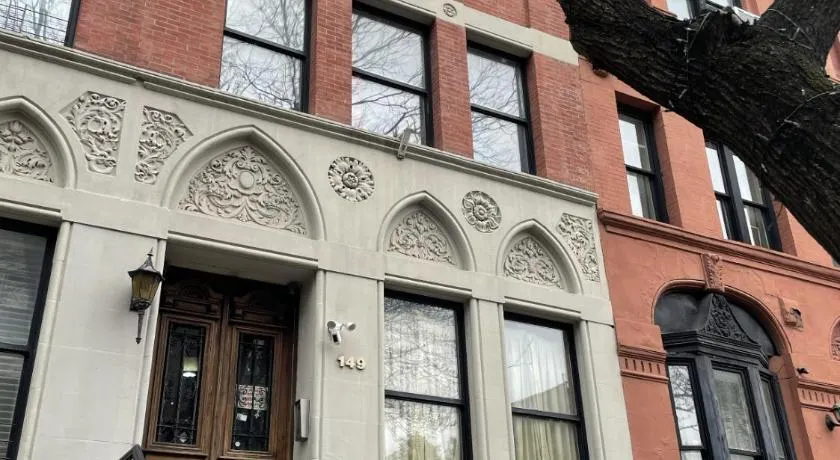 NYC Townhouse Apartment - Image 1