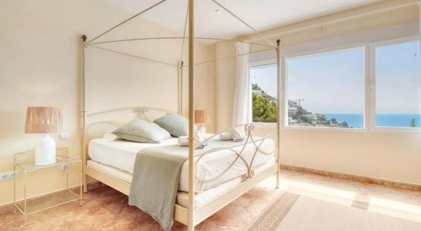 Exclusive Villa With Panoramic Sea Views - Image 1