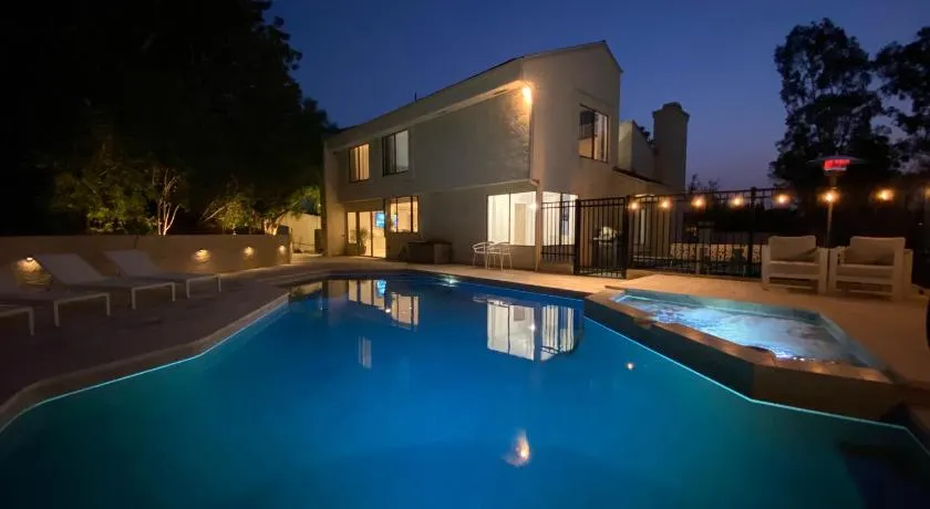 OCLuxeBnB Private Resort Living Minutes from Beach - Image 1