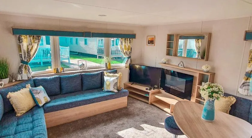 Spacious Caravan - Thorpe Park Cleethorpes - Image 1
