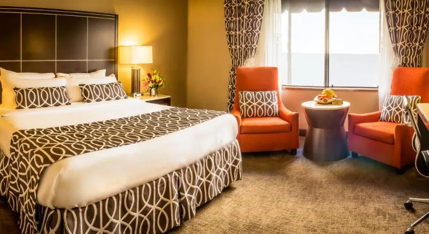 Olyver Hotel - Image 1