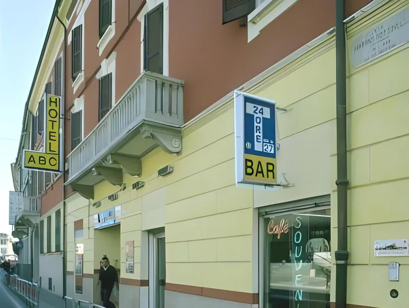 Hotel Mantegna Stazione, MantegnaHotels - Image 1