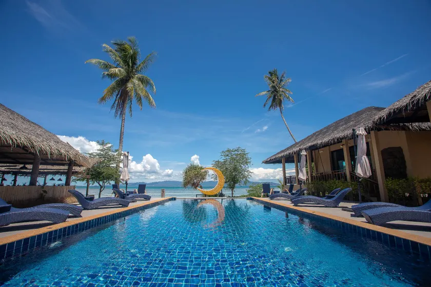 Absolute Beachfront Resort - Image 1