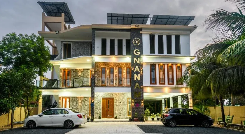 Gnanam Holiday Inn - Image 1