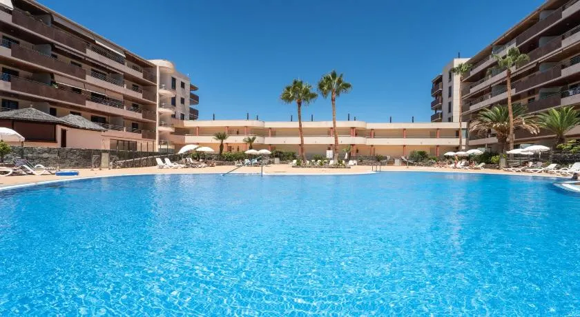 El Teide Apartment with Pool & Balcony - Image 1