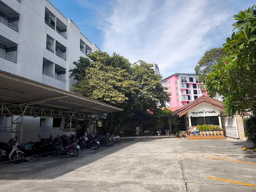 Jaroonwej Bangsaen - Image 1