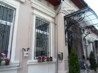 Antique Hostel - Image 1