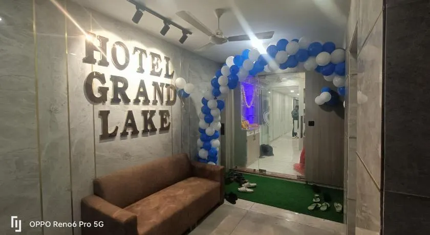 Hotel Grand Lake - Image 1