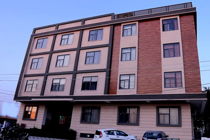 HOTEL GRAND KUKAS RESIDENCY - Image 1