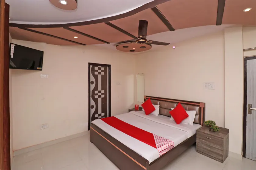 Hotel G M FORUM - Image 1