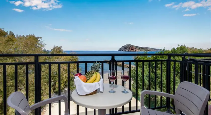 Margarita Beach Hotel - Image 1