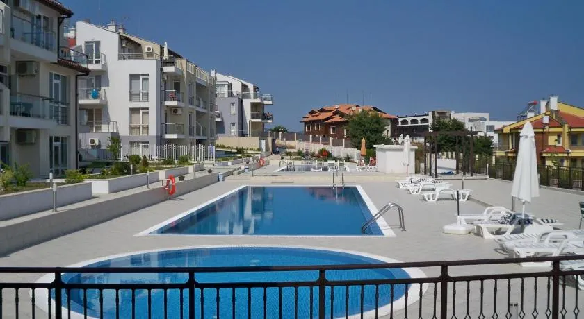 Apolon - Menada Apartments - Image 1