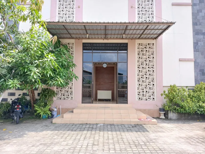 RedDoorz Syariah near Masjid Al-Aqsha Klaten - Image 1