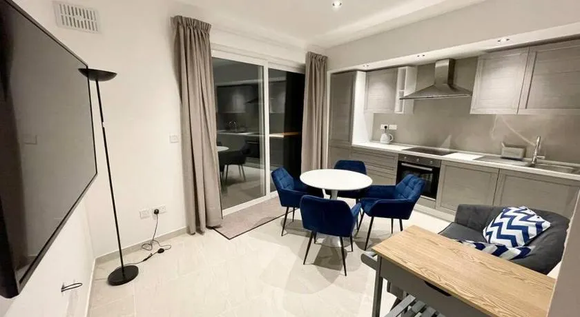 Sunnyside Penthouse - Image 1