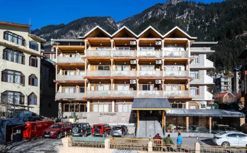 Hill River Resort By West Western -Property of the Year 2024-25 - Central Heated & Air Cooled, Near Mall Road - Image 1